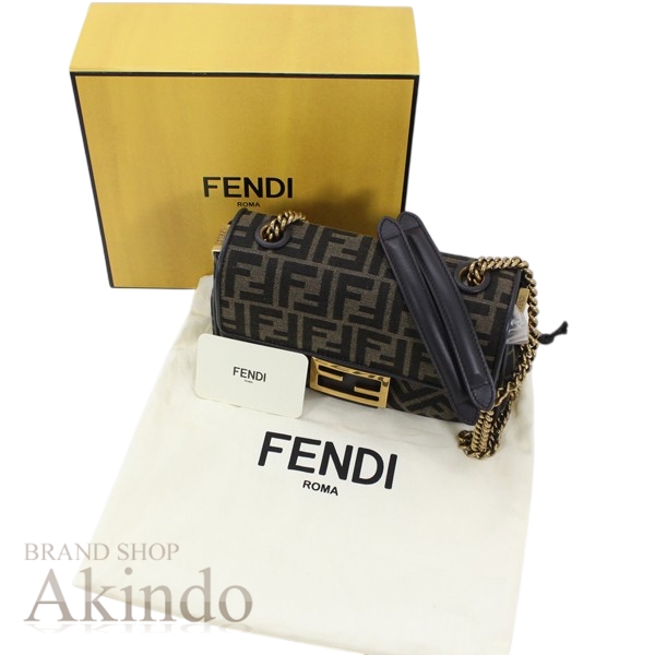 新品・未使用】フェンディ ズッカ バゲットチェーン ミディアム W