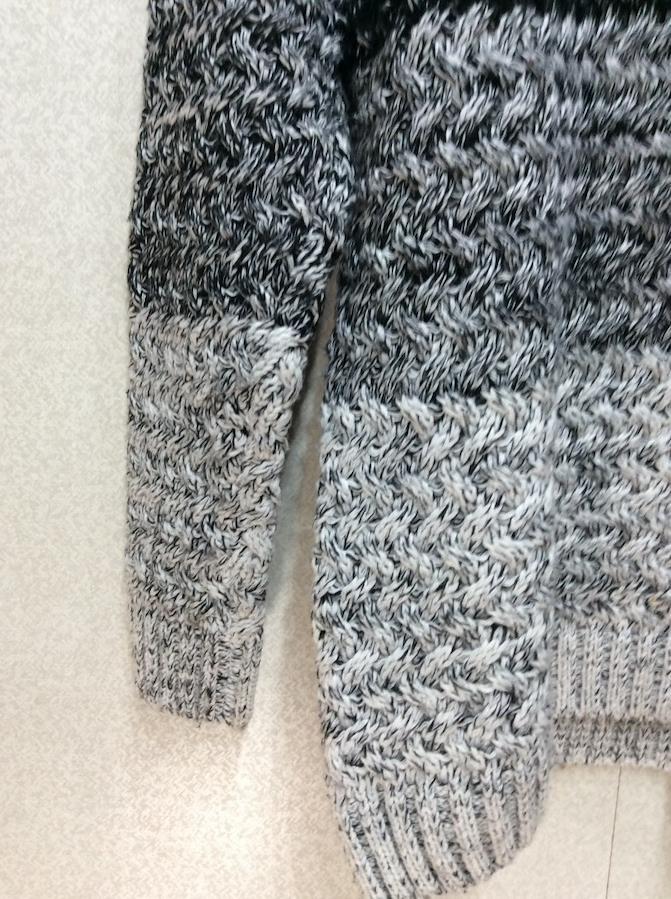 - Gray gradation knit