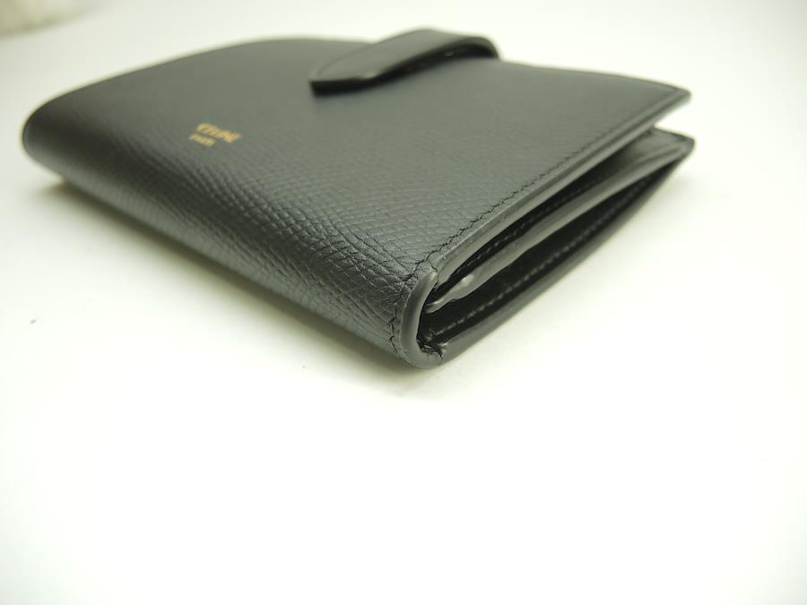 Folded Compact Wallet in Grained Calfskin