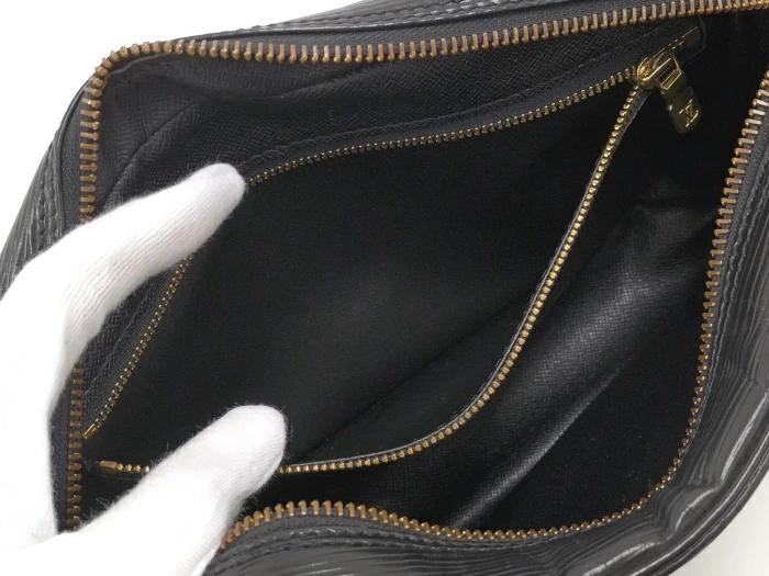 Buy [Used] LOUIS VUITTON Trocadero 24 Shoulder Bag Epi Noir Black M52312  from Japan - Buy authentic Plus exclusive items from Japan