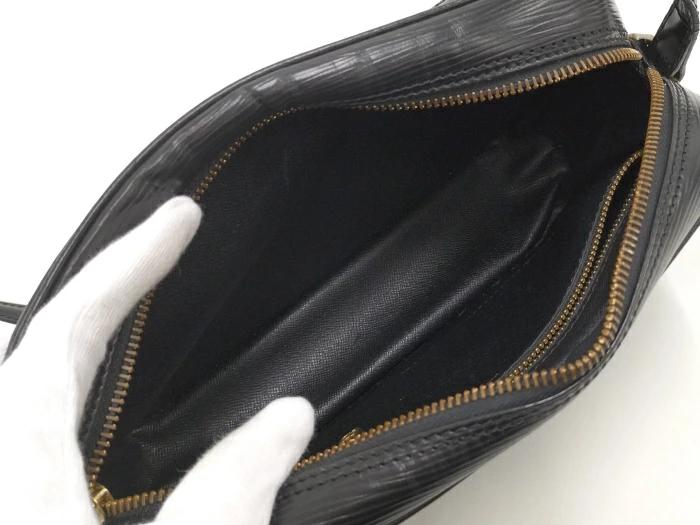 Louis Vuitton Black Epi Leather Noir Trocadero 24 Crossbody Bag
