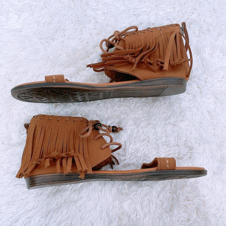 [08112] MINNETONKA Shoes Sandals Brown Fringe 23.0cm With Zipper Flat  Sandals Cute Simple