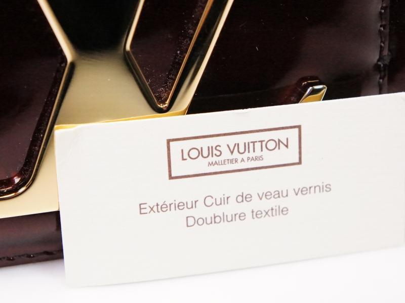 Auth Louis Vuitton Vernis Amarante Sobe Clutch Pochette LV