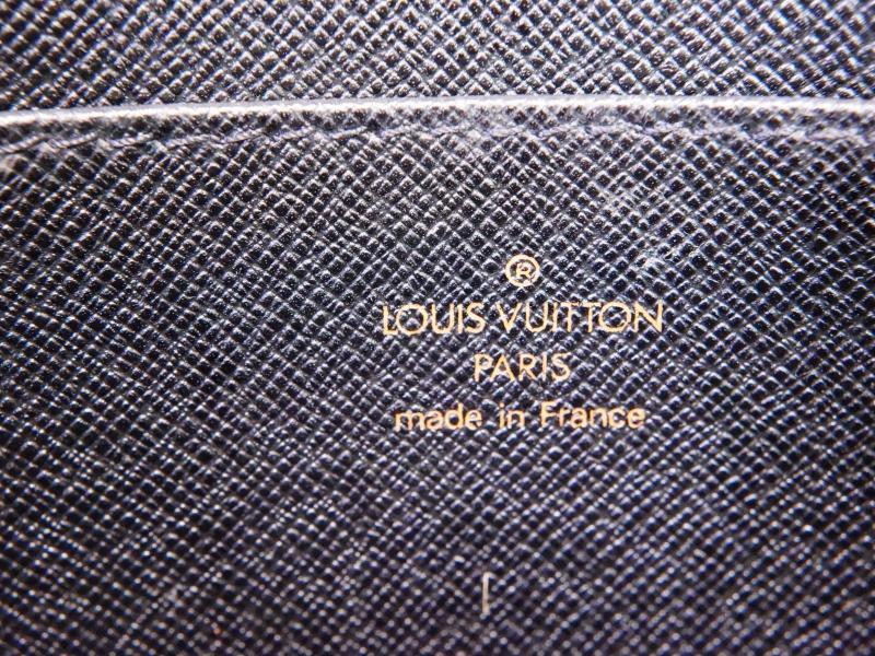 Buy Authentic Pre-owned Louis Vuitton Epi Black Noir Pochette Iena 28 Clutch  Bag M52722 210604 from Japan - Buy authentic Plus exclusive items from  Japan