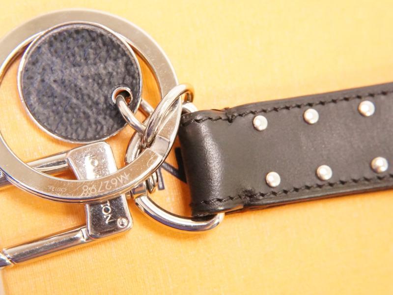 Auth Louis Vuitton Monogram Eclipse Key Holder Porte Cles Dragonne