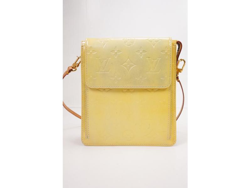 Mott patent leather handbag Louis Vuitton Yellow in Patent leather